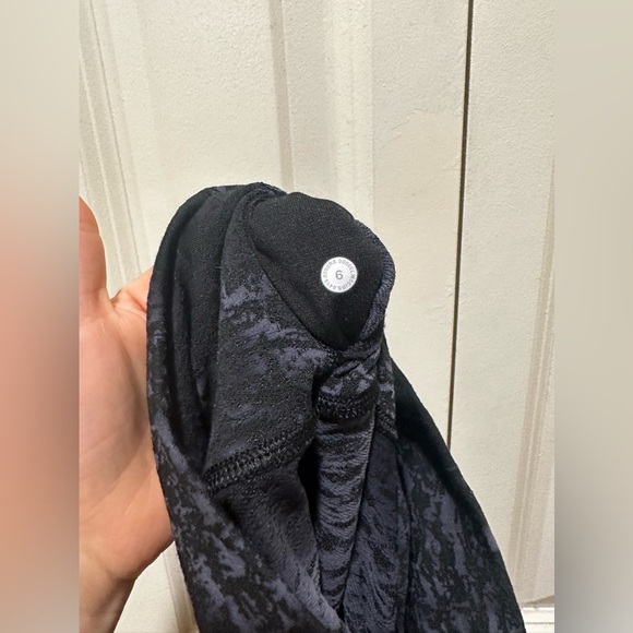 Lululemon Wunder Under HR Tight 28” Yoga Workout , size 6 - Picture 2 of 11